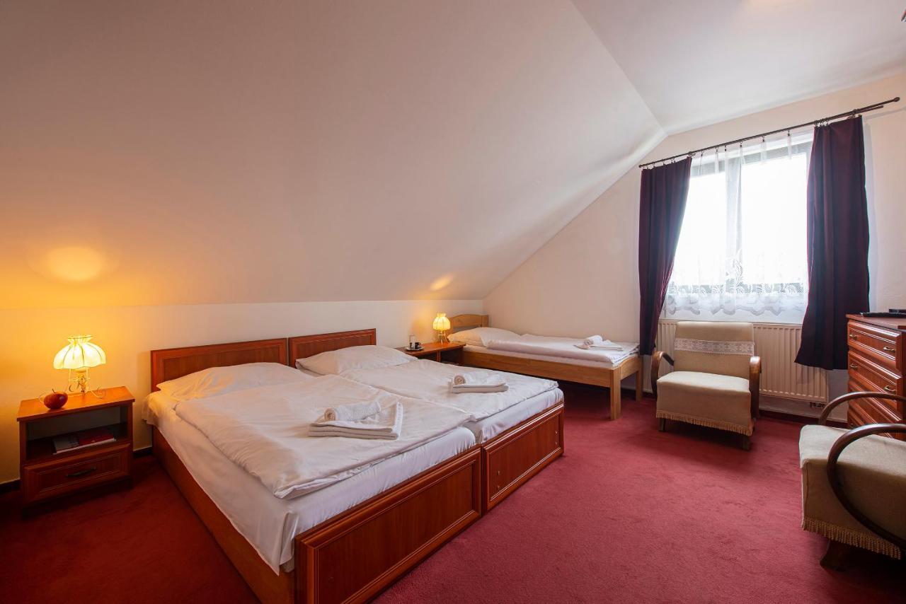 Penzion A Restauracia Lavender Motel Poprad Exterior foto