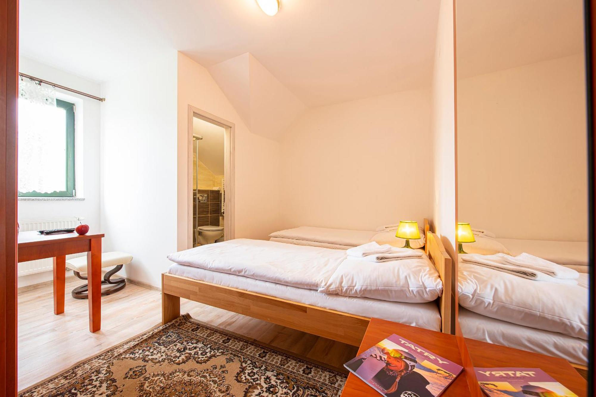 Penzion A Restauracia Lavender Motel Poprad Exterior foto