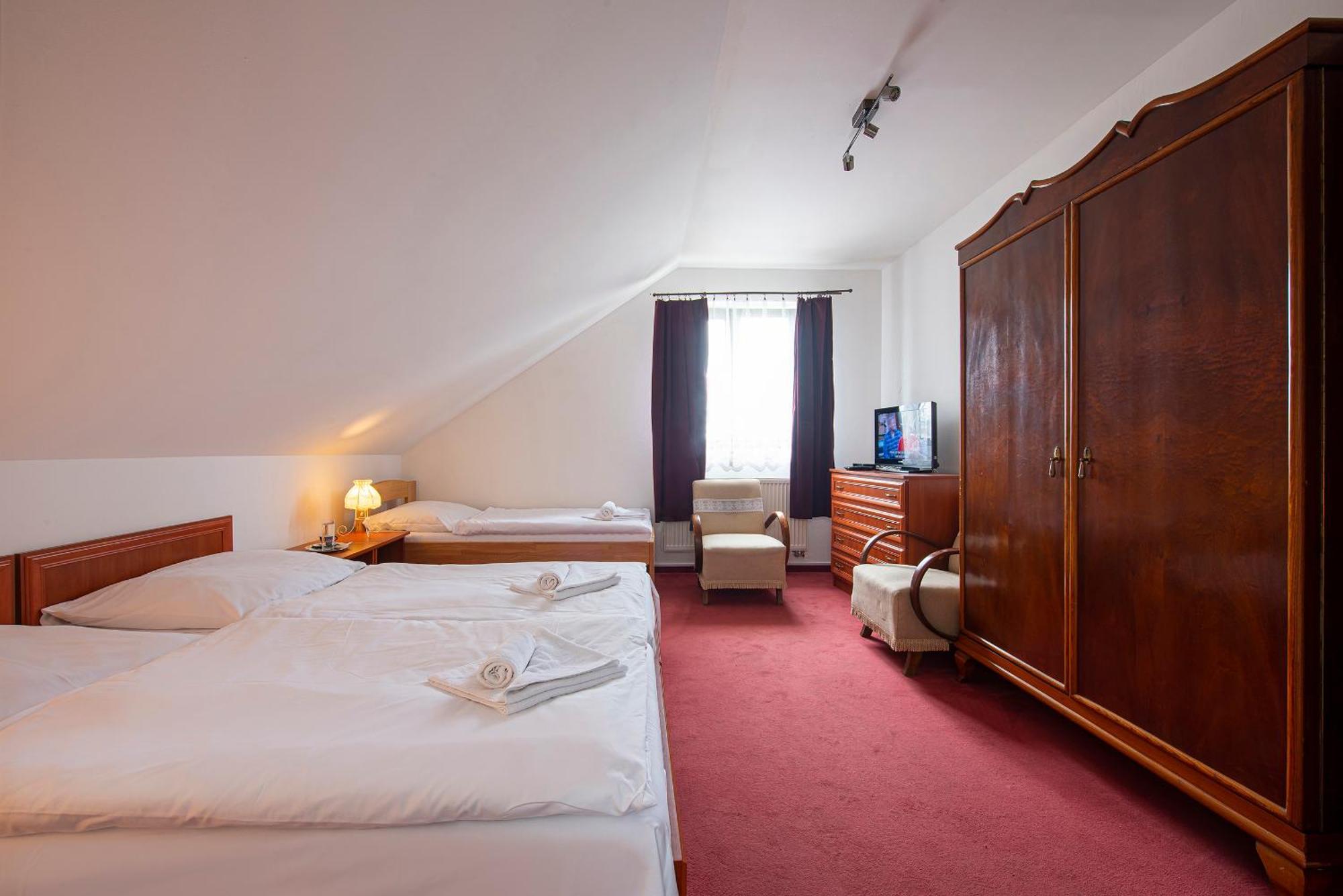 Penzion A Restauracia Lavender Motel Poprad Exterior foto